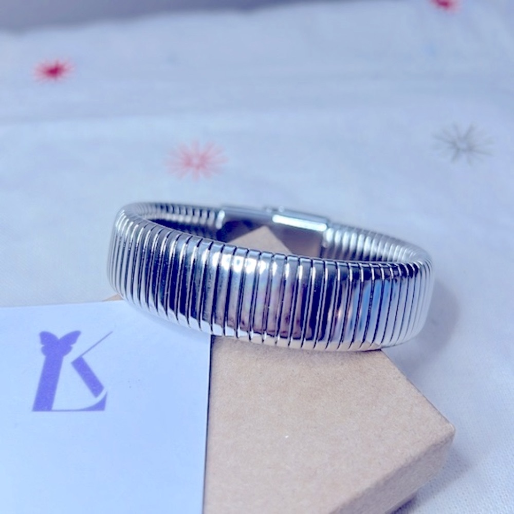 Lauren Kenzie Silver Band Bracelet *NEW*